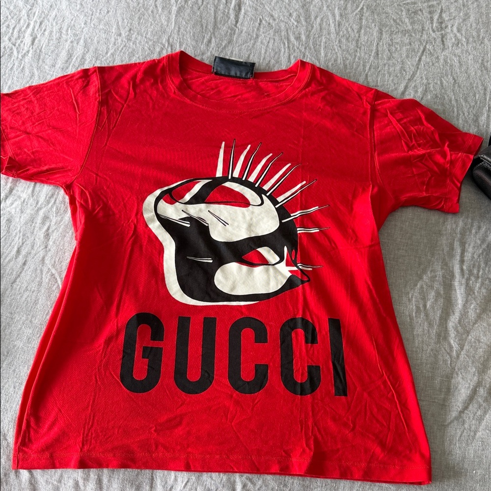 Gucci Red Short Sleeve Graphic Logo Tee